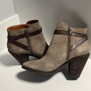 NWT Dolce Vita Prynce Strappy Bootie, taupe